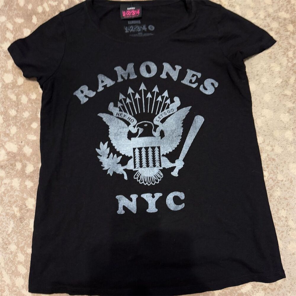 Ramones Women's Black T-Shirt SZ 0 Hey Ho Let's Go Punk Rock Music Tee